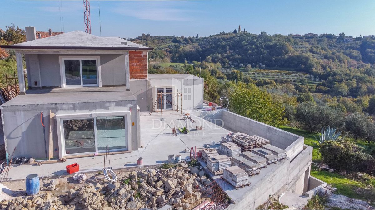 Istra, Izjemna vila z bazenom in pogledom na morje v Momjanu!