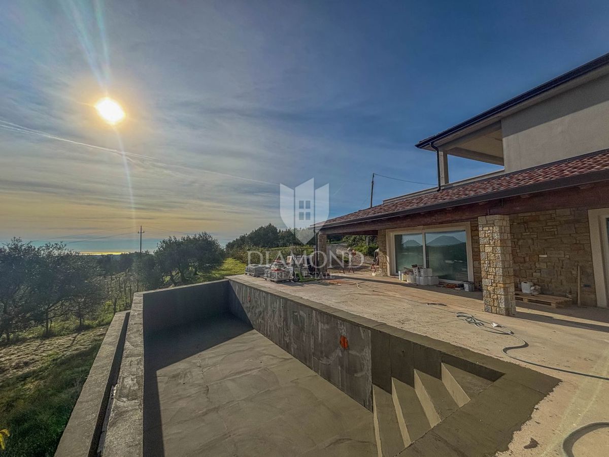 Istra, Izjemna vila z bazenom in pogledom na morje v Momjanu!