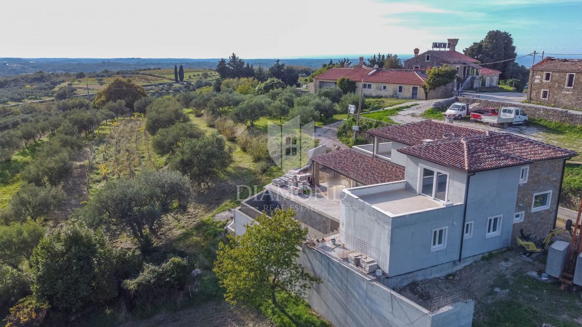 Istra, Izjemna vila z bazenom in pogledom na morje v Momjanu!