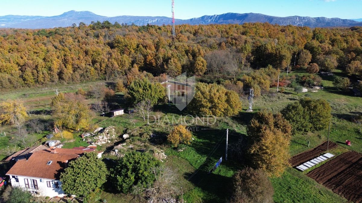 Labin, zemljišče z gradbenim dovoljenjem 