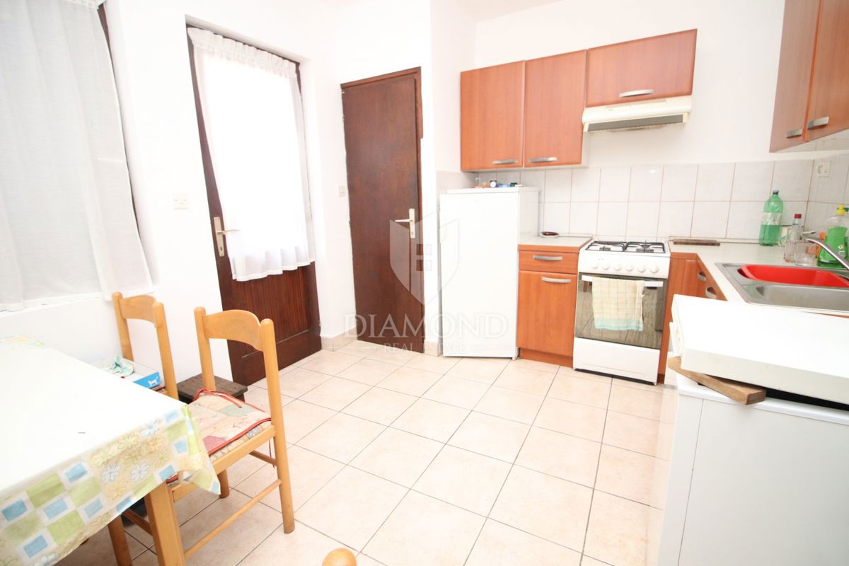 Labin, Rabac, apartmajska hiša 2. red do morja
