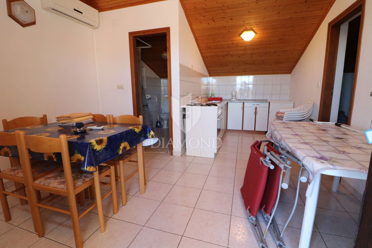 Labin, Rabac, apartmajska hiša 2. red do morja