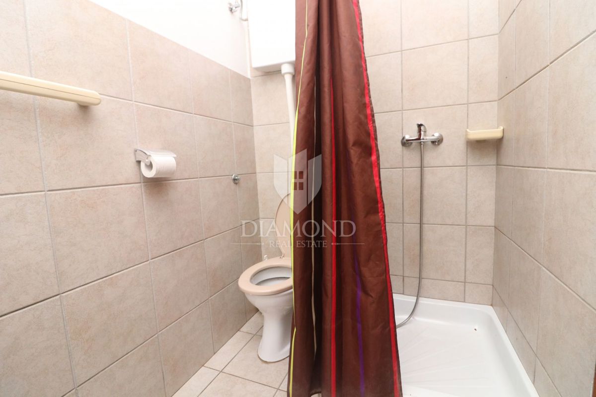 Labin, Rabac, apartmajska hiša 2. red do morja