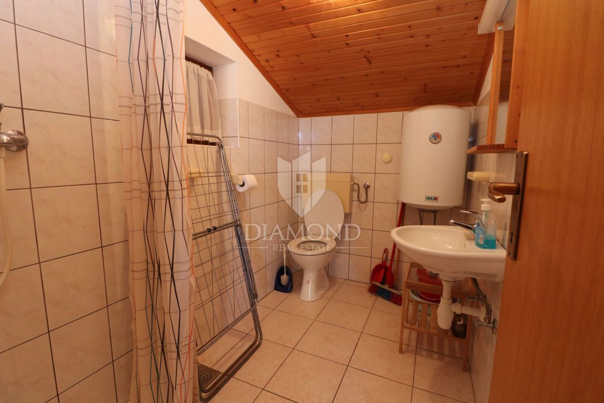 Labin, Rabac, apartmajska hiša 2. red do morja