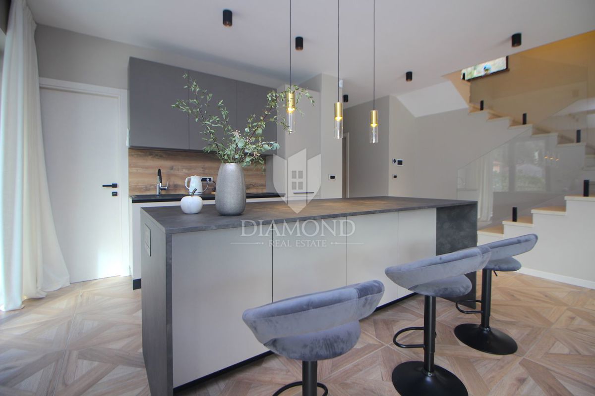 Hiša Mošćenička Draga, 190m2