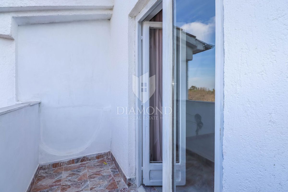 PRILOŽNOST! Štirje apartmaji 100m od plaže v Rovinju
