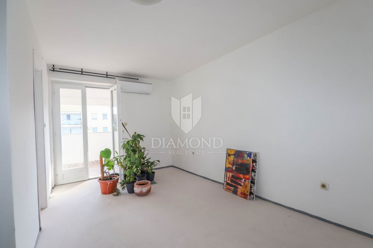 PRILOŽNOST! Štirje apartmaji 100m od plaže v Rovinju