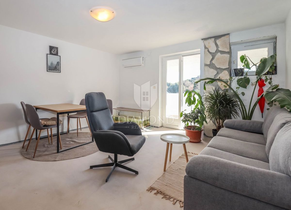 PRILOŽNOST! Štirje apartmaji 100m od plaže v Rovinju