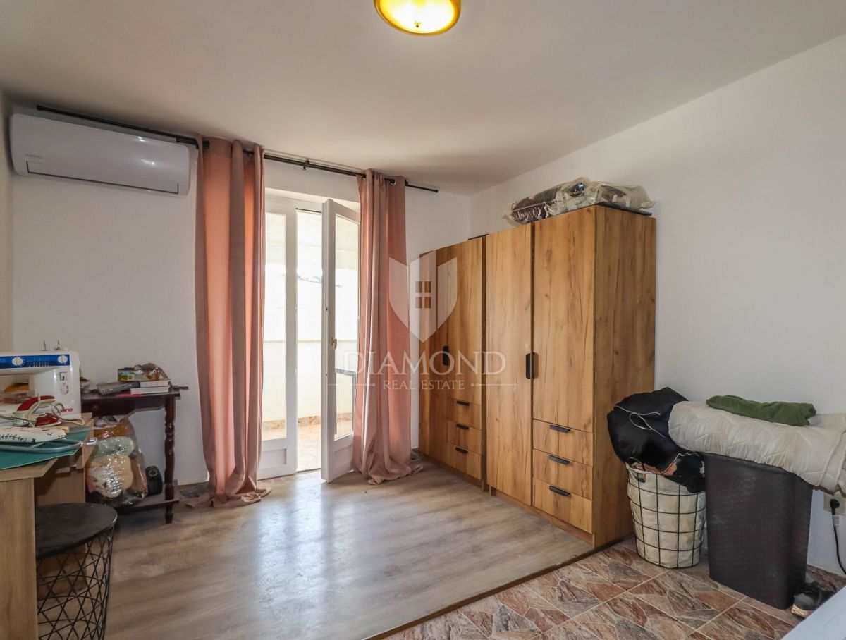 PRILOŽNOST! Štirje apartmaji 100m od plaže v Rovinju