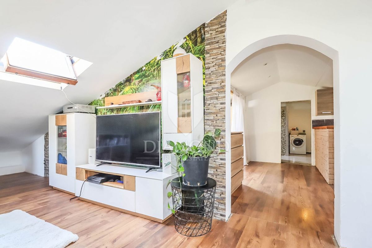 PRILOŽNOST! Štirje apartmaji 100m od plaže v Rovinju