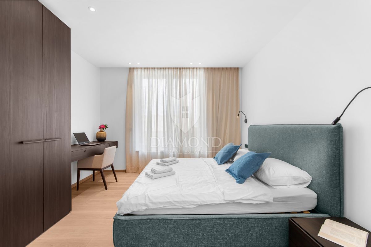 Poreč, Okolica – Ekskluziven Penthouse s Panoramskim Razgledom