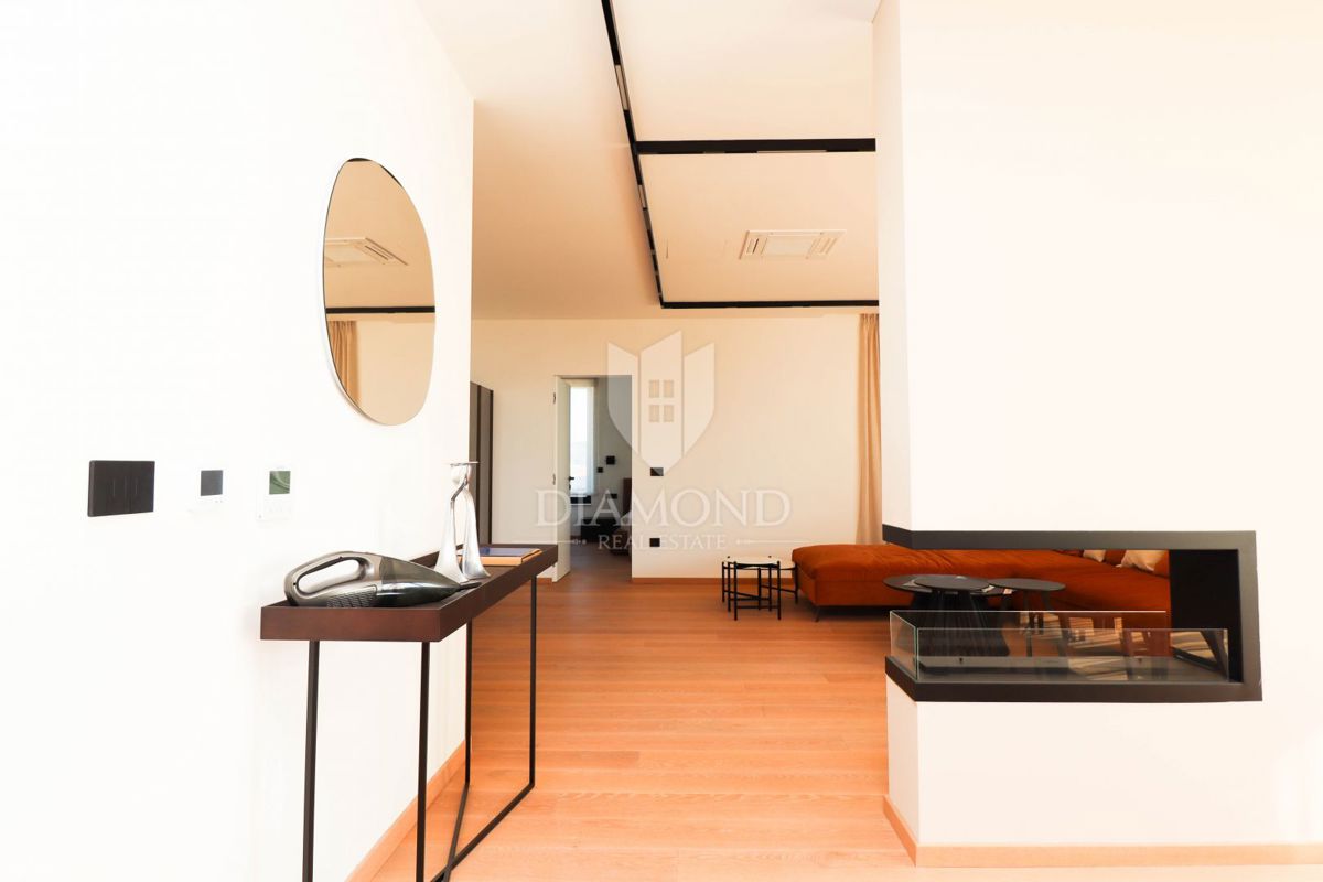 Poreč, Okolica – Ekskluziven Penthouse s Panoramskim Razgledom