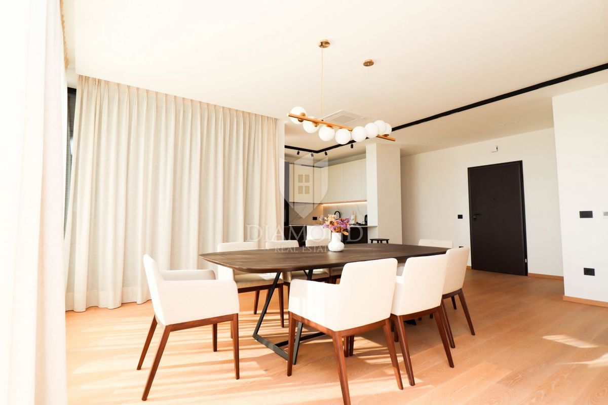 Poreč, Okolica – Ekskluziven Penthouse s Panoramskim Razgledom
