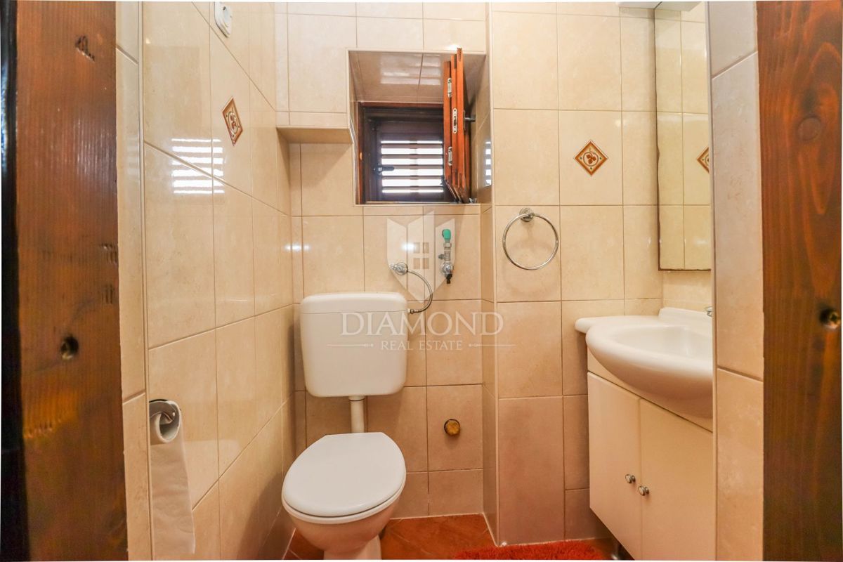 Hiša v bližini Pulja, idealna za bivanje ali najem