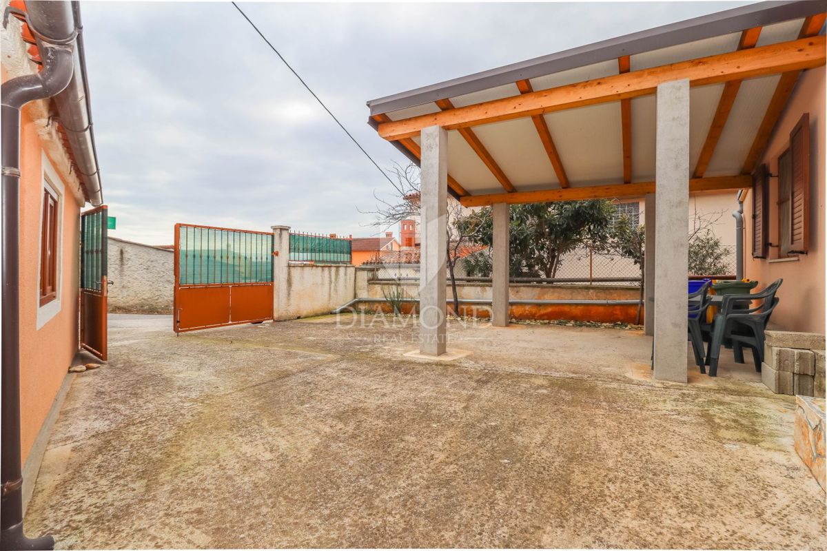 Hiša v bližini Pulja, idealna za bivanje ali najem