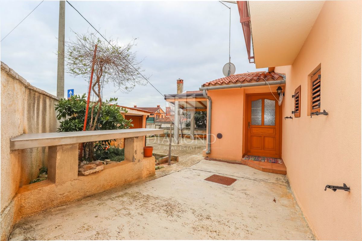 Hiša v bližini Pulja, idealna za bivanje ali najem