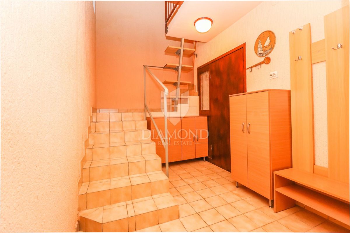 Hiša v bližini Pulja, idealna za bivanje ali najem