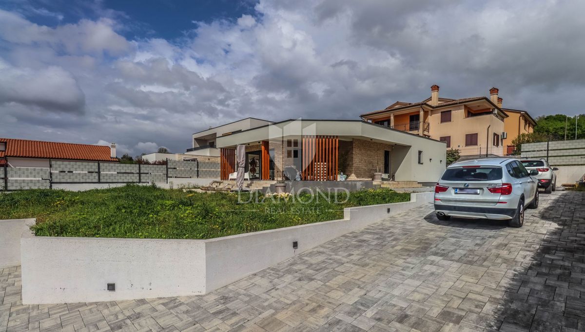 Rovinj, okolica, nova moderna hiša na mirni lokaciji
