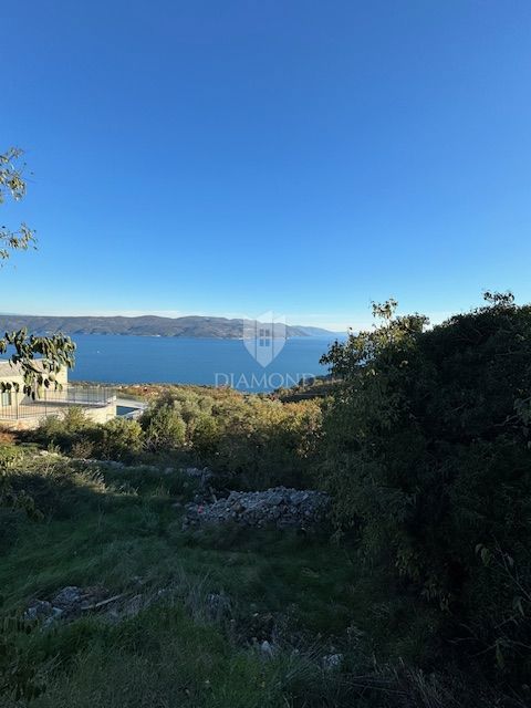 KAMNITA HIŠA S PANORAMSKIM POGLEDOM NA MORJE