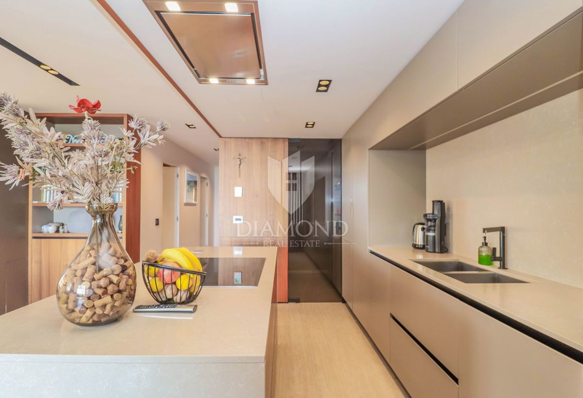 Apartmaj Novigrad, 119m2