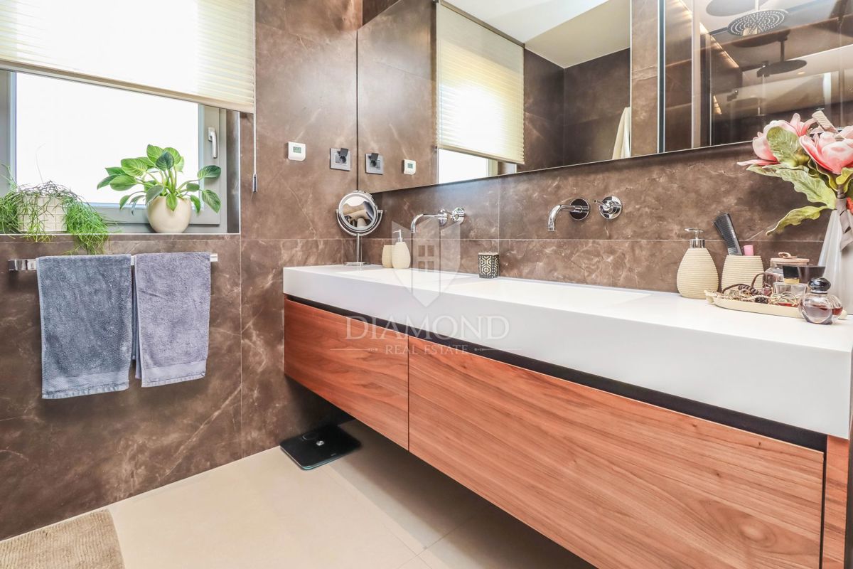 Apartmaj Novigrad, 119m2