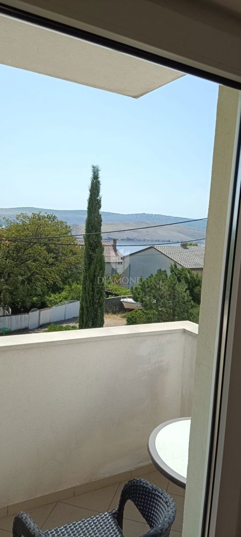 Jadranovo, prostorno dvoetažno stanovanje