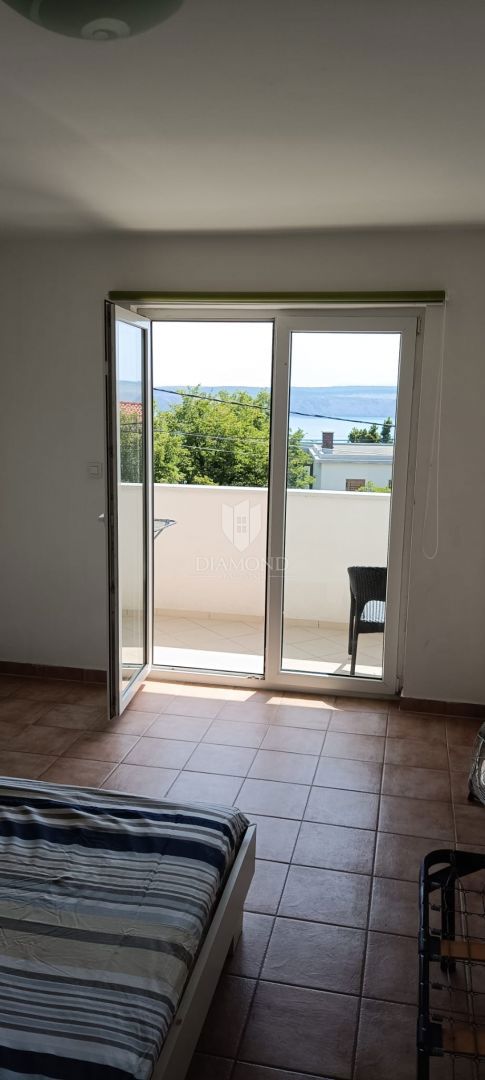 Jadranovo, prostorno dvoetažno stanovanje