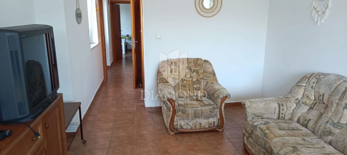 Jadranovo, prostorno dvoetažno stanovanje