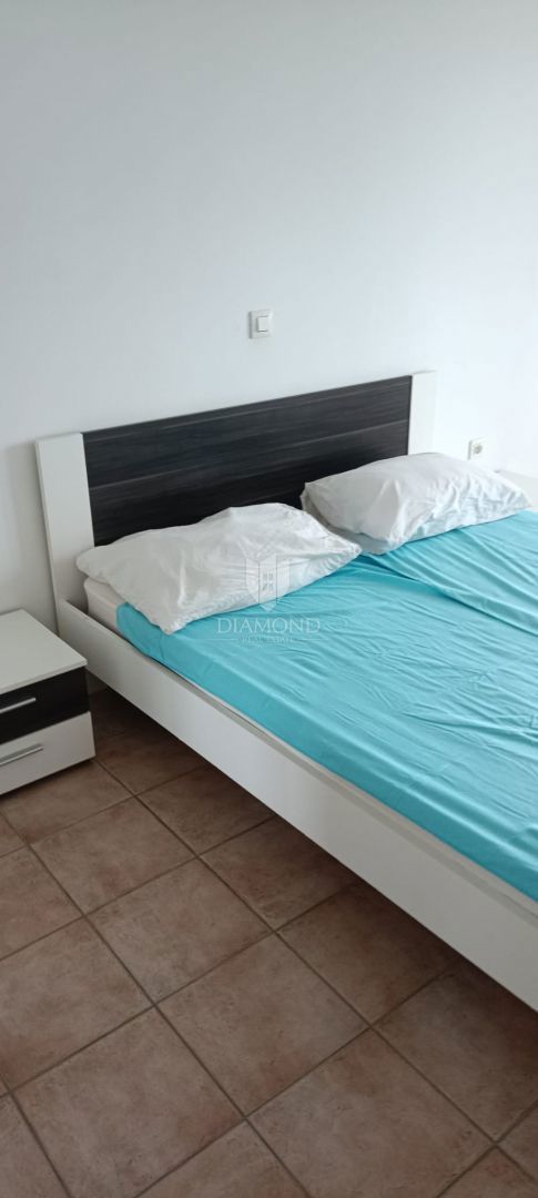 Jadranovo, prostorno dvoetažno stanovanje