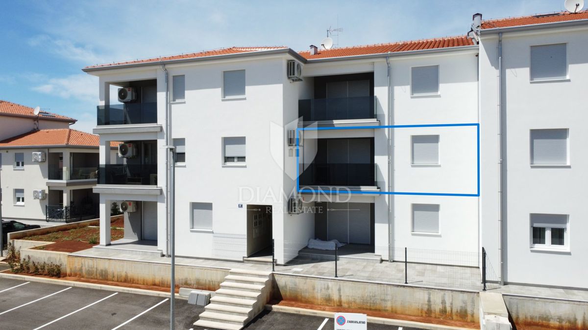 Poreč, okolica, trisobno stanovanje v prvem nadstropju