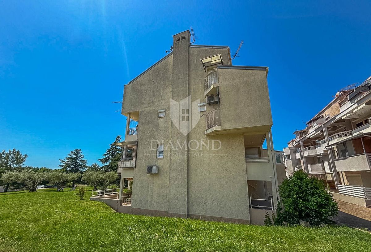 Novigrad, okolica, svetlo stanovanje le 300m od morja!