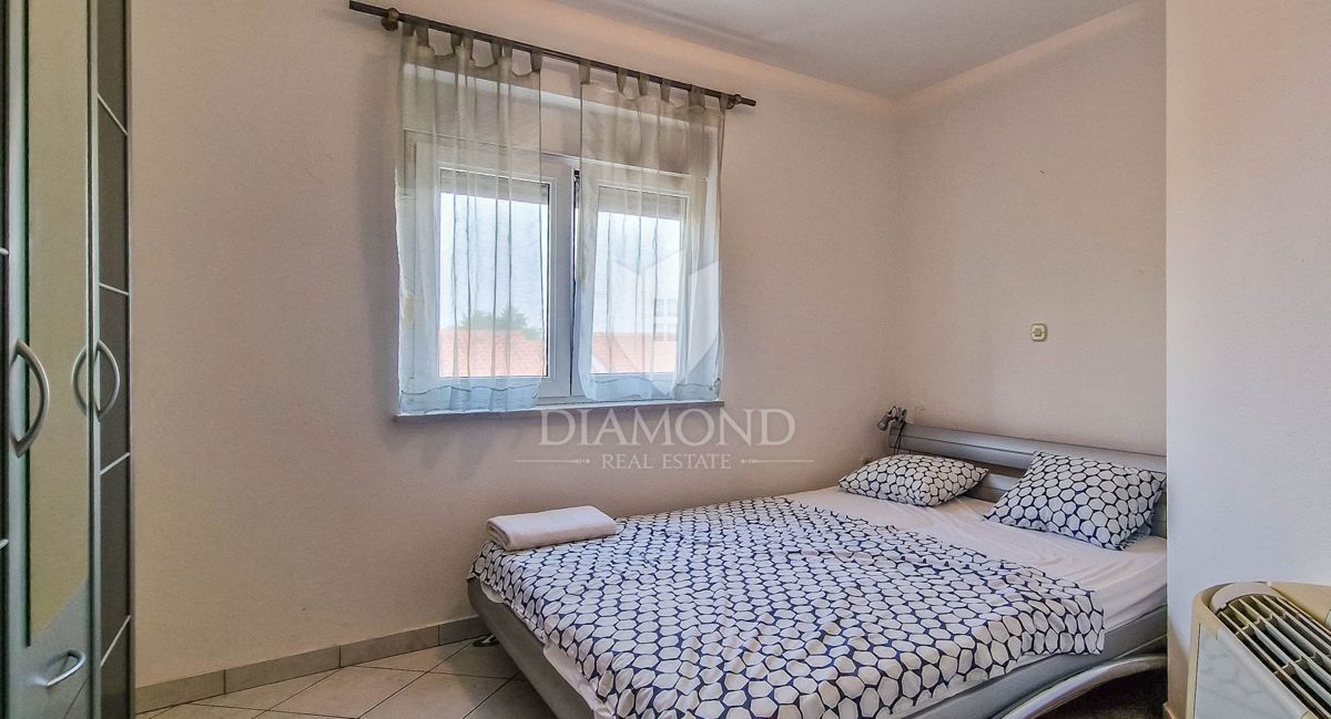 Novigrad, okolica, stanovanje z galerijo 350m od morja