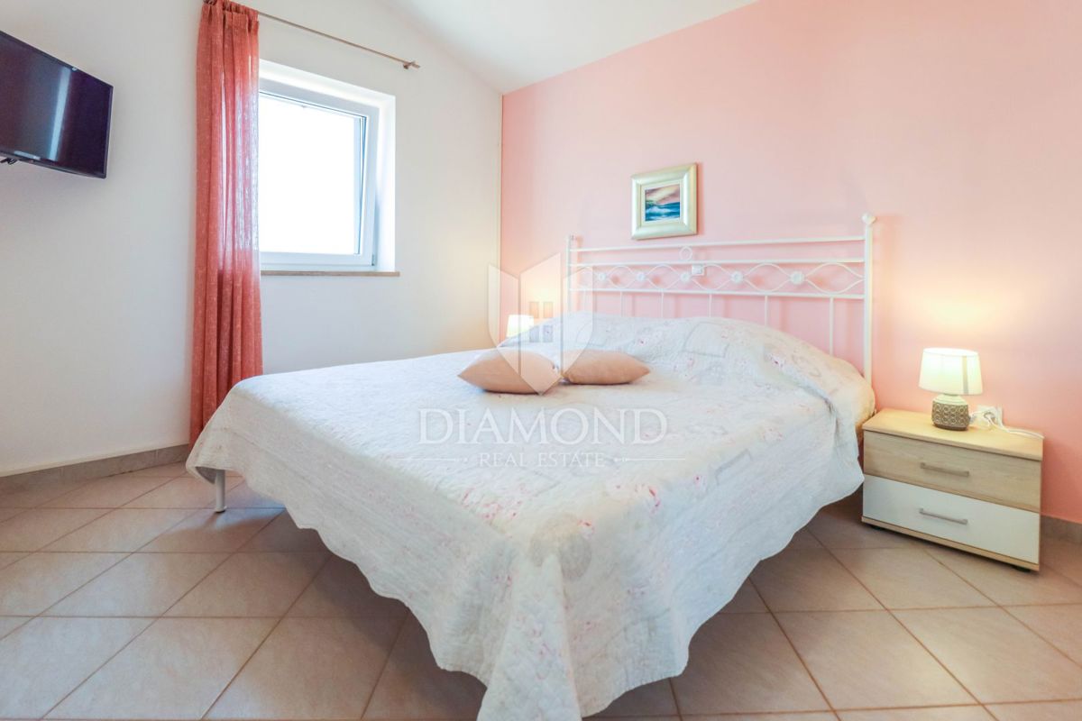 Poreč, okolica, lepa kamnita hiša z bazenom, priložnost!