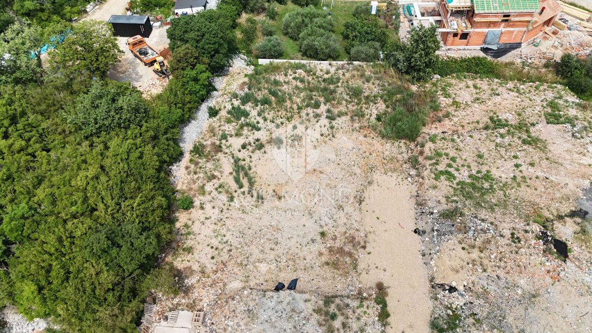 Zemljišče Žgombići, Malinska-Dubašnica, 1.304m2