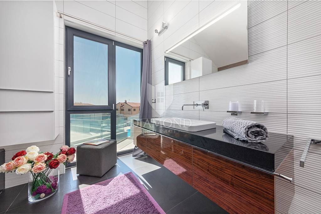 Poreč, okolica – Veličastna Vila s 5 Spalnicami