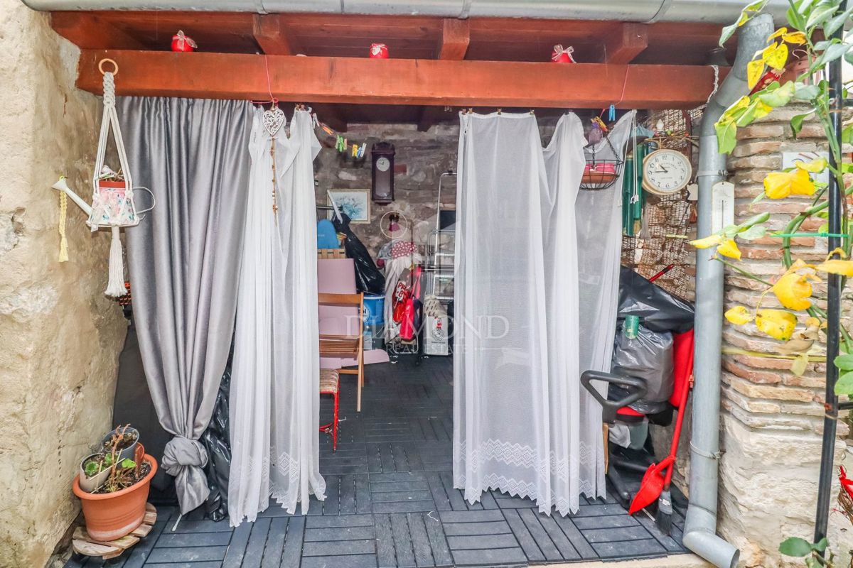 Rovinj, polovica hiše v starem mestnem jedru 