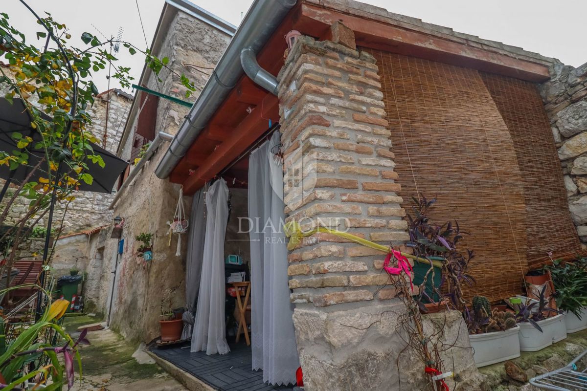 Rovinj, polovica hiše v starem mestnem jedru 