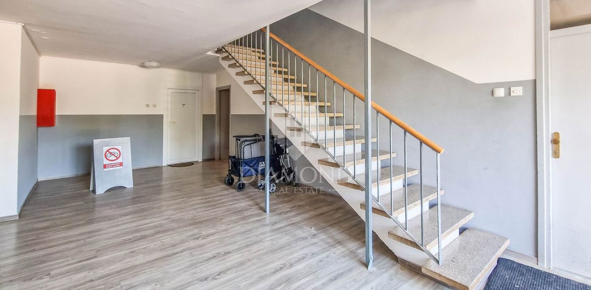 Ekskluzivno! Novigrad, stanovanje 52m² le 300m od morja!
