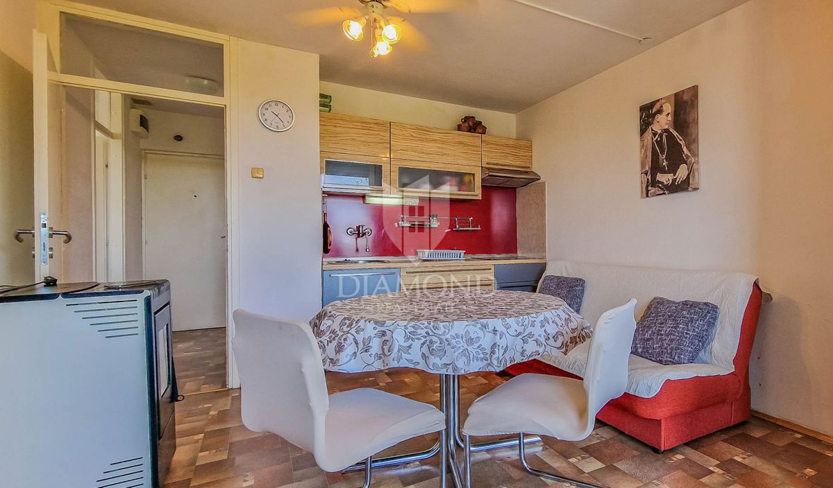 Ekskluzivno! Novigrad, stanovanje 52m² le 300m od morja!