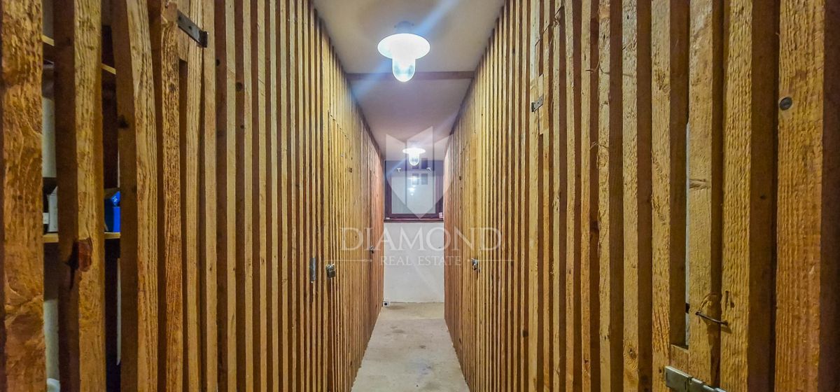 Ekskluzivno! Novigrad, stanovanje 52m² le 300m od morja!