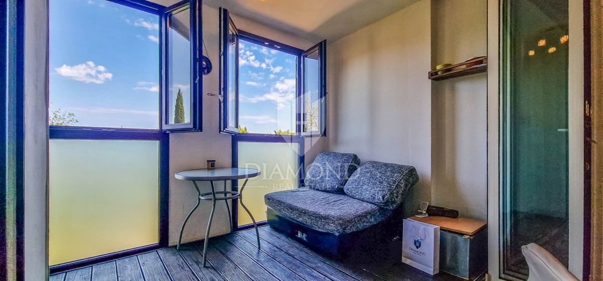 Ekskluzivno! Novigrad, stanovanje 52m² le 300m od morja!
