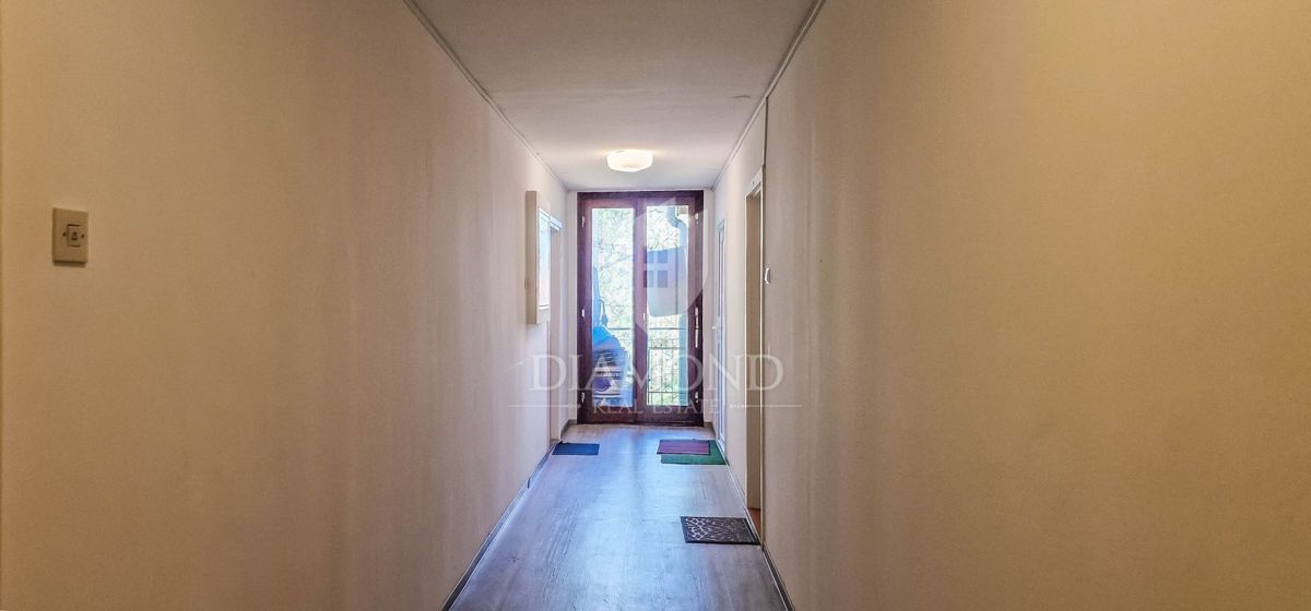 Ekskluzivno! Novigrad, stanovanje 52m² le 300m od morja!