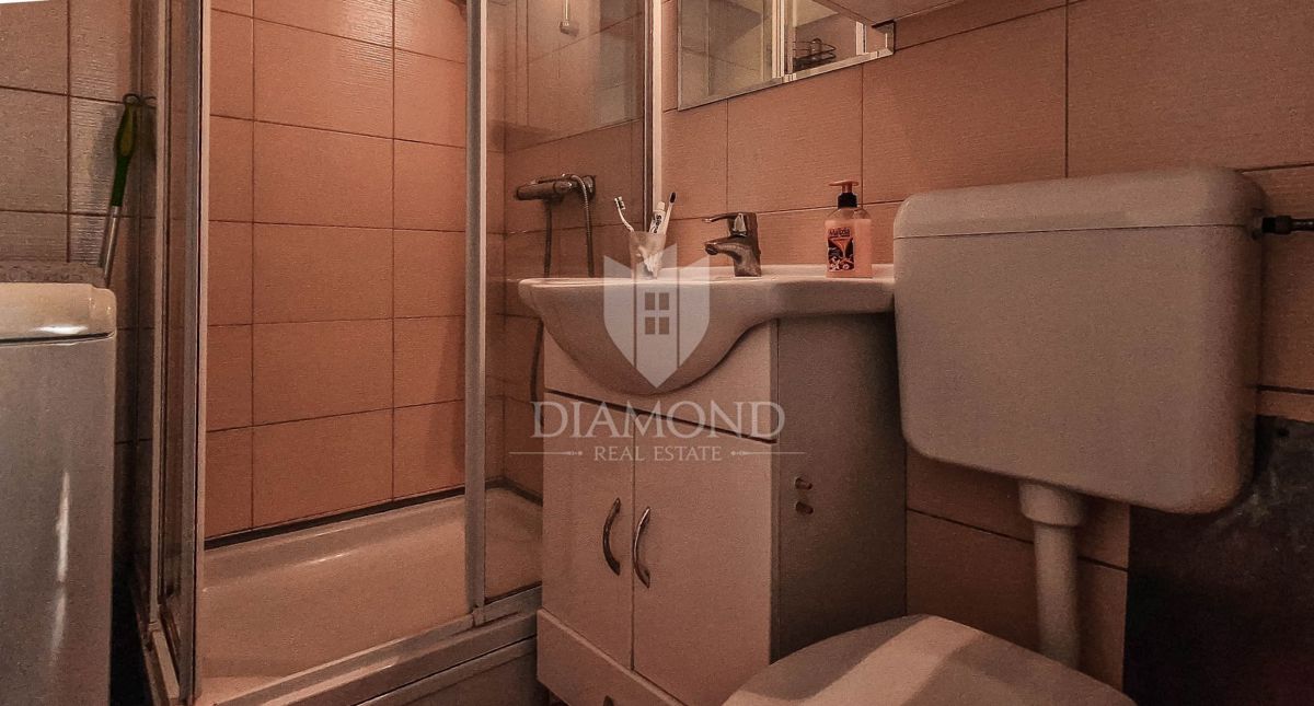 Ekskluzivno! Novigrad, stanovanje 52m² le 300m od morja!