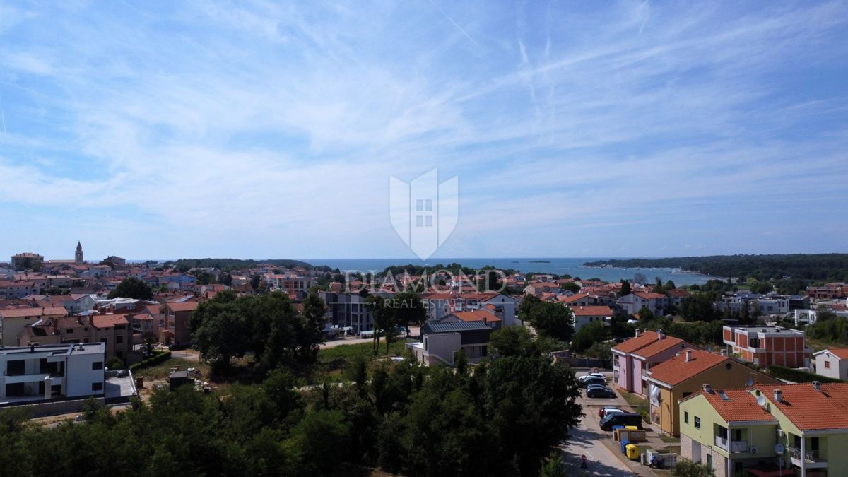 Poreč, okolica, gradbeno zemljišče 1 km od morja!
