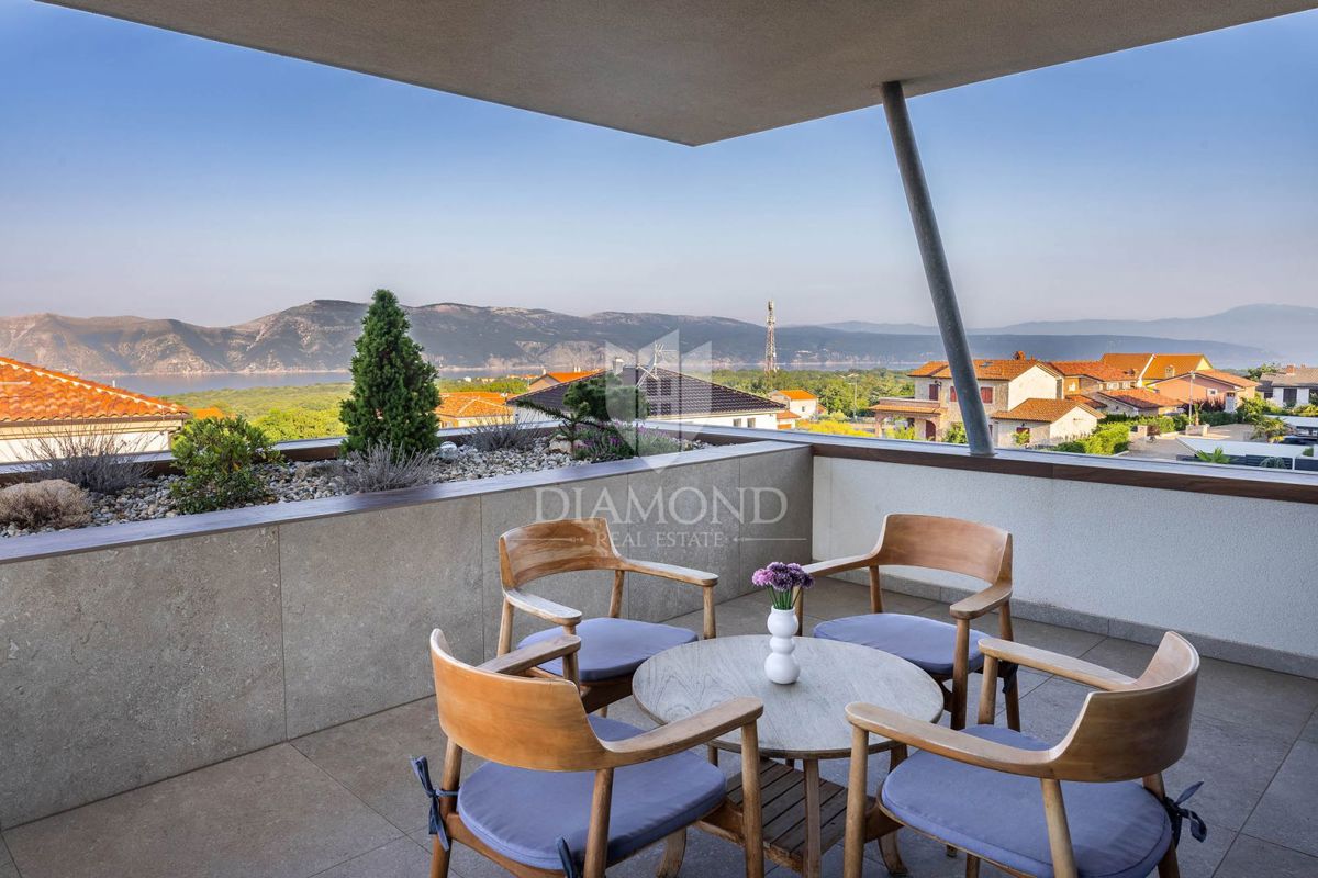 Luksuzna vila na otoku Krk s pogledom na morje