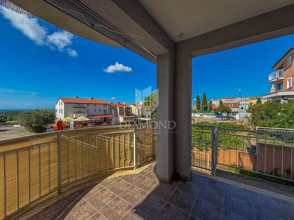Poreč, stanovanje z vrtom in pogledom na morje!