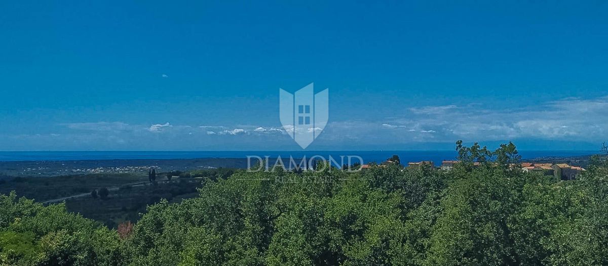 Ekskluzivno! Momjan, zemljišče s panoramskim pogledom na morje!