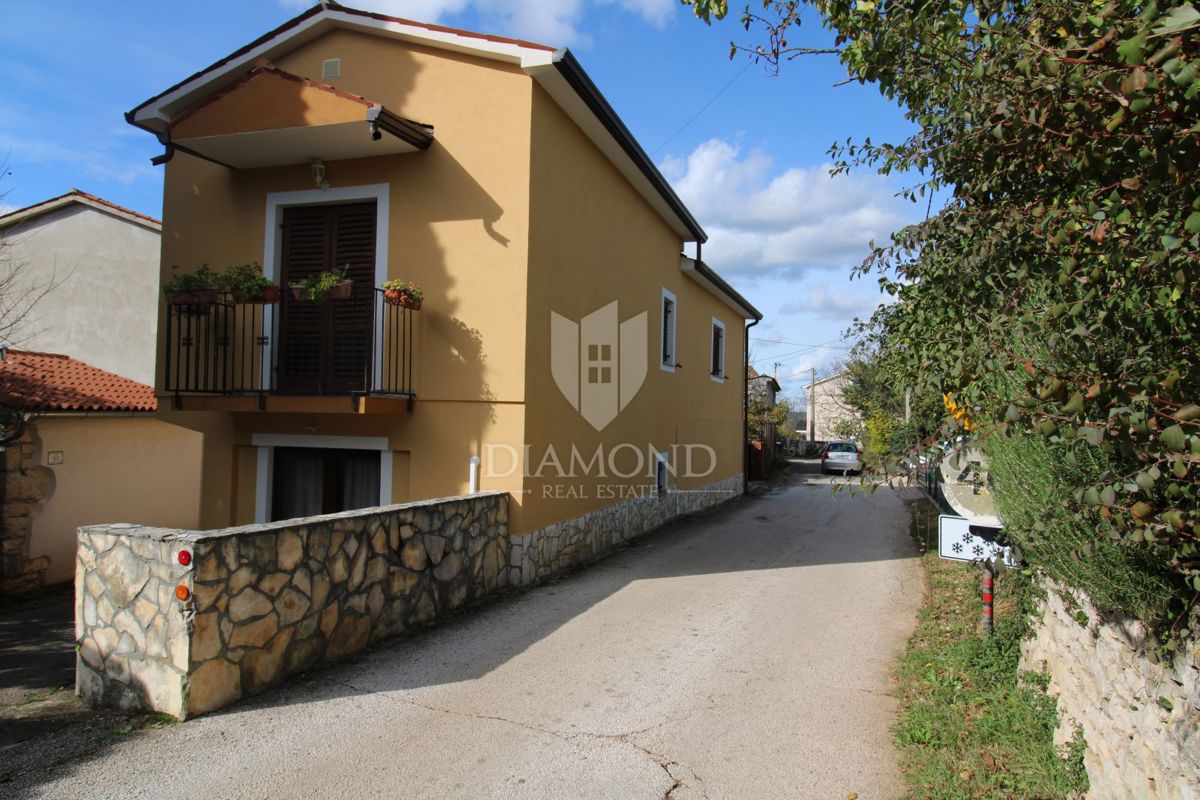 Družinska hiša v bližini Labina