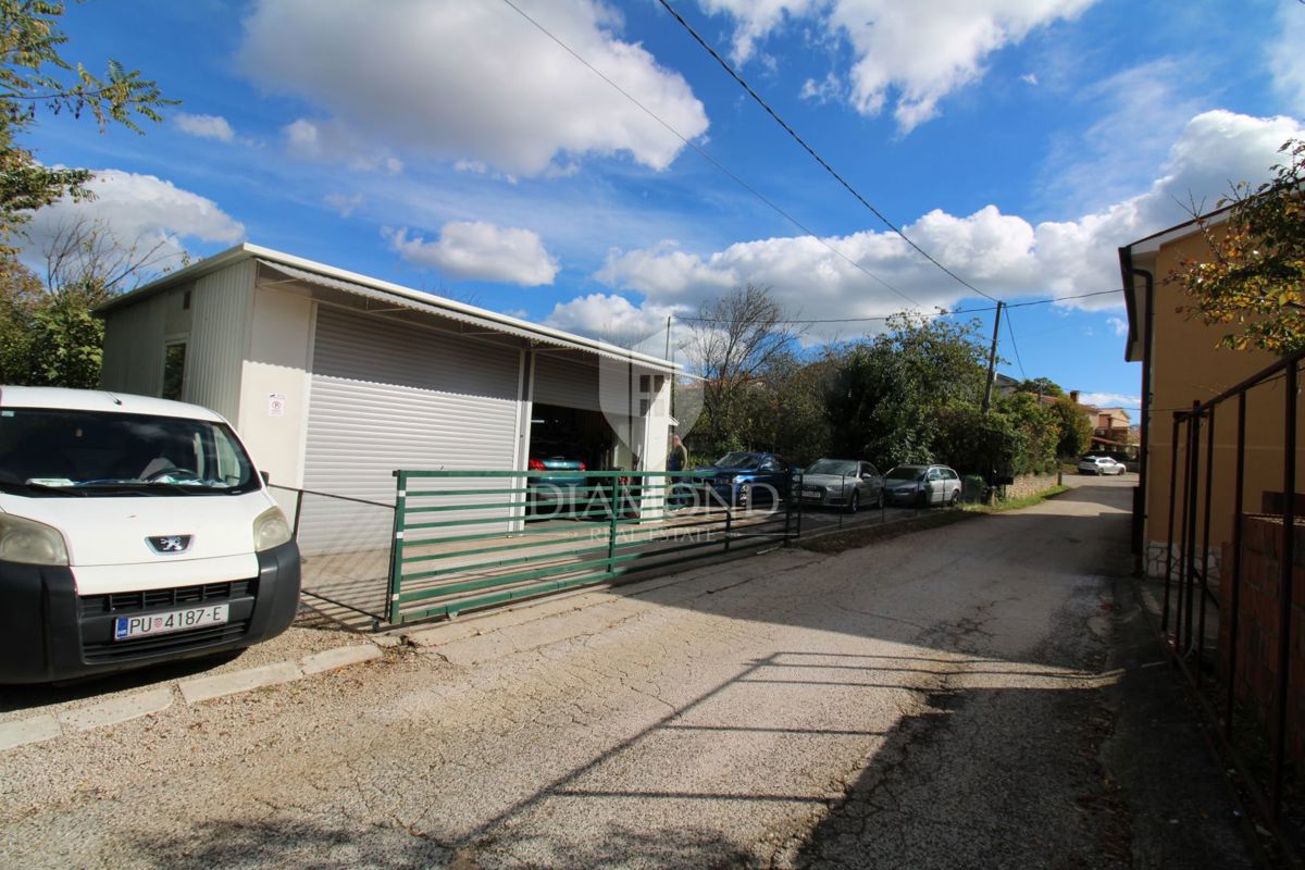 Družinska hiša v bližini Labina