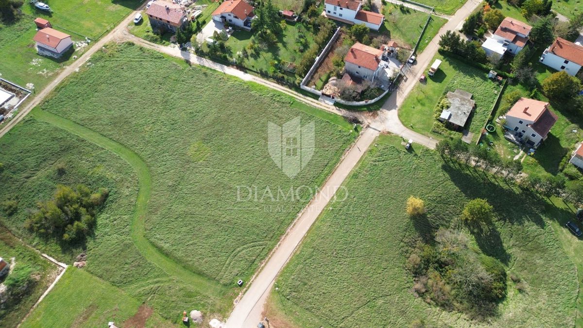 Zemljišče Kršan, 1.081m2